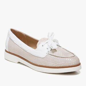 Women's White/cream korrine naturalizer loafer NWT & box.